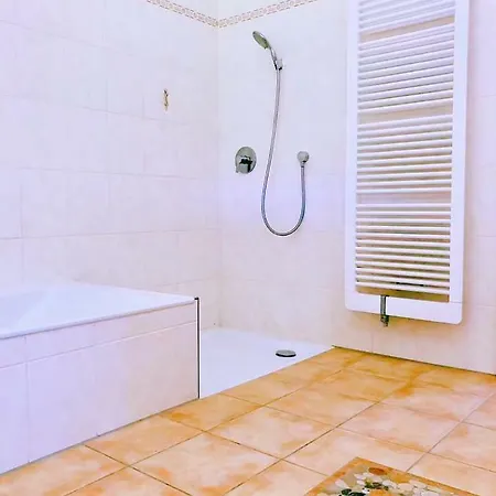 Rose House منزل للإقامة